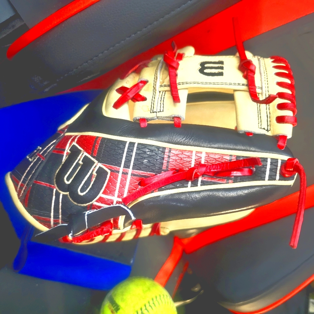 Wilson a2000 exclusive gotm nov.2023